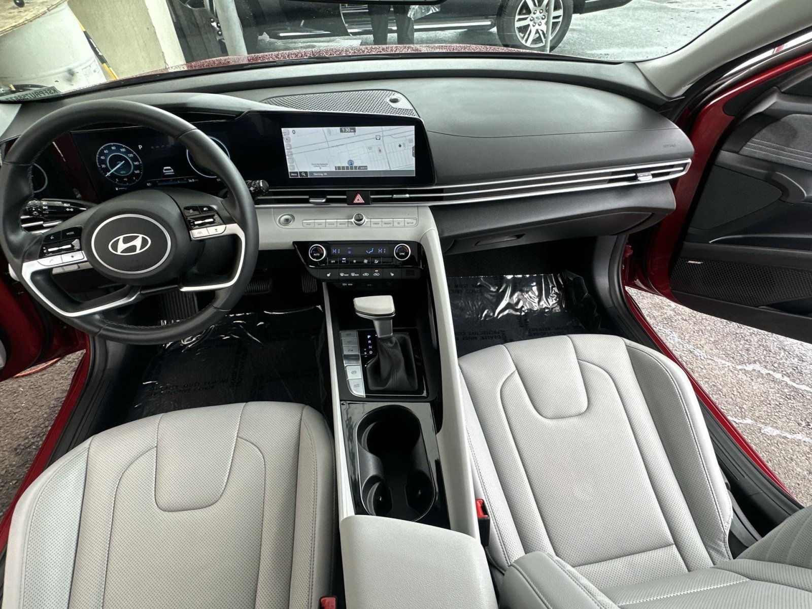 Used 2024 Hyundai Elantra Limited FWD image 31