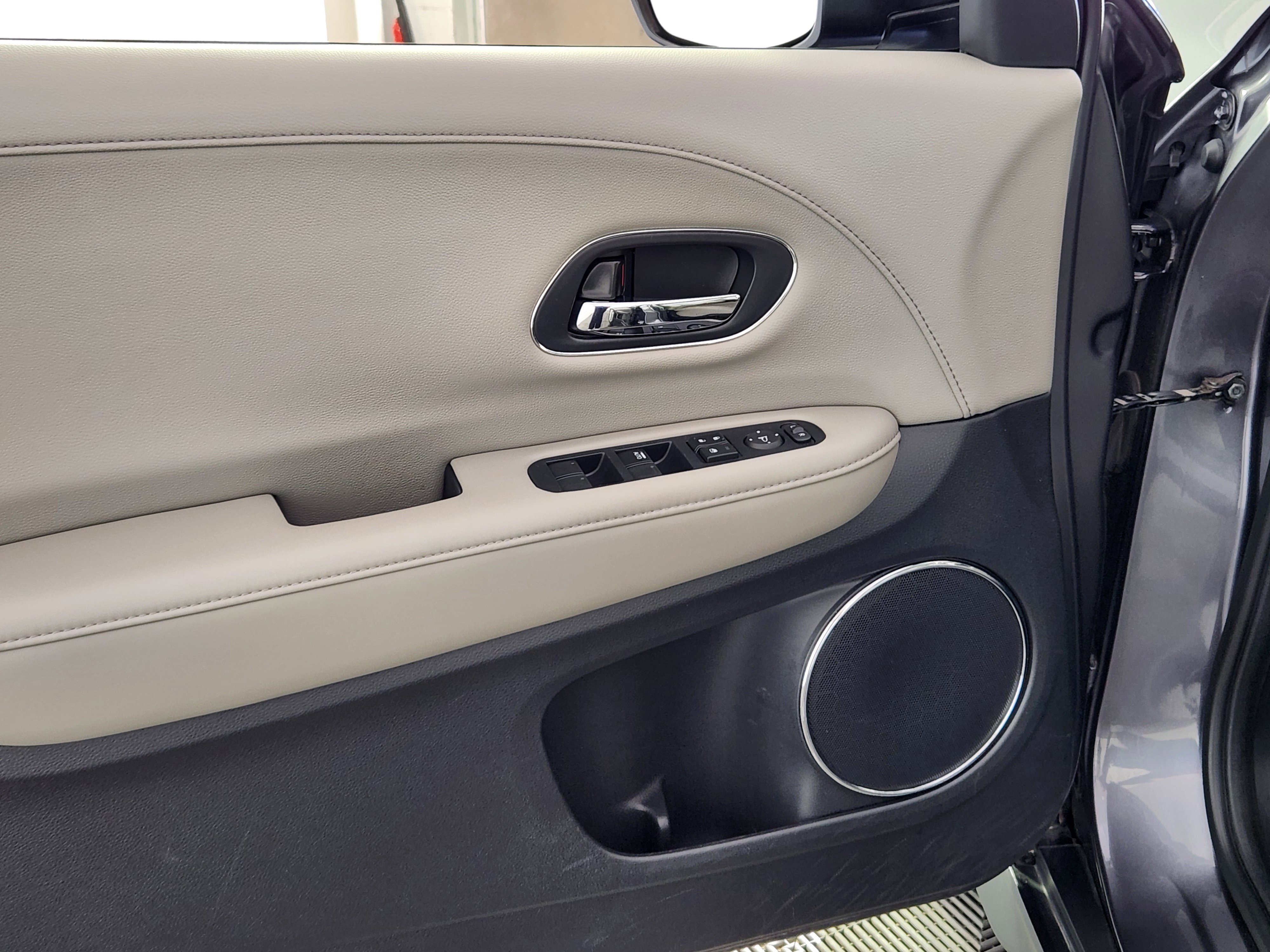 Used 2019 Honda HR-V EX-L image 16