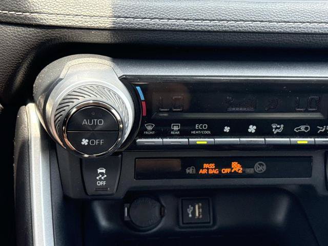 Used 2025 Toyota RAV4 XLE AWD/4WD image 23