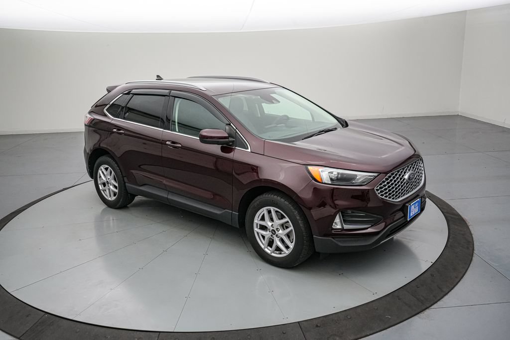 Certified 2023 Ford Edge SEL w/ Convenience Package AWD/4WD image 2