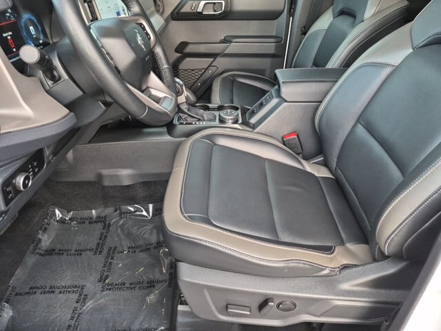 Certified 2025 Ford Bronco Outer Banks w/ Sasquatch Package AWD/4WD image 11