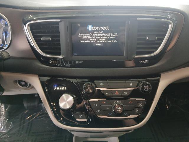 Used 2020 Chrysler Voyager Lxi image 15