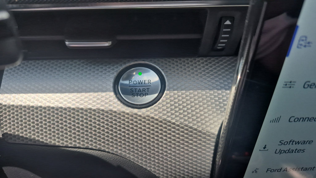 Certified 2021 Ford Mustang Mach-E Select AWD/4WD image 32