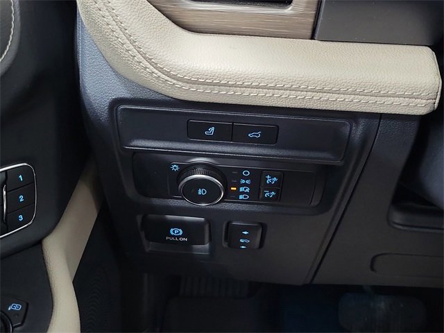Certified 2022 Ford Expedition Limited image 12