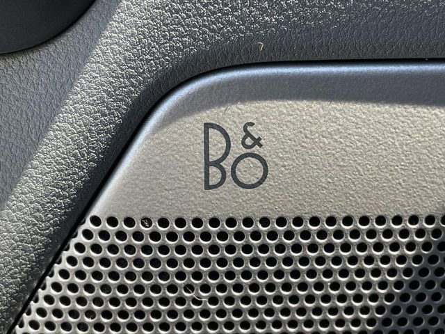 Certified 2022 Ford F150 Lariat w/ Equipment Group 502A High image 14