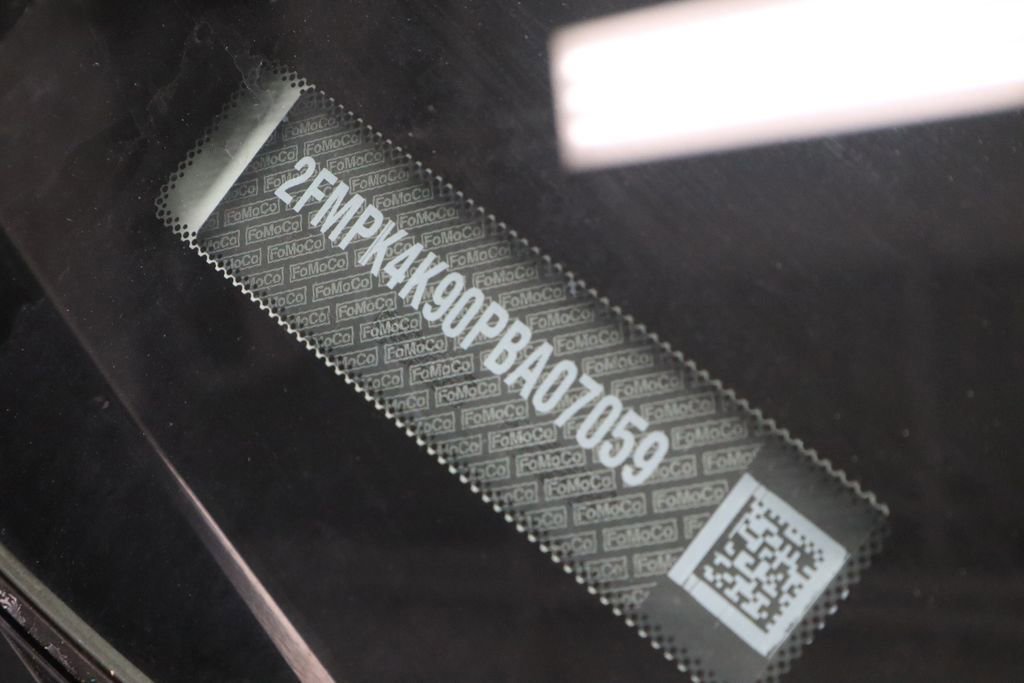 Certified 2023 Ford Edge Titanium AWD/4WD image 33