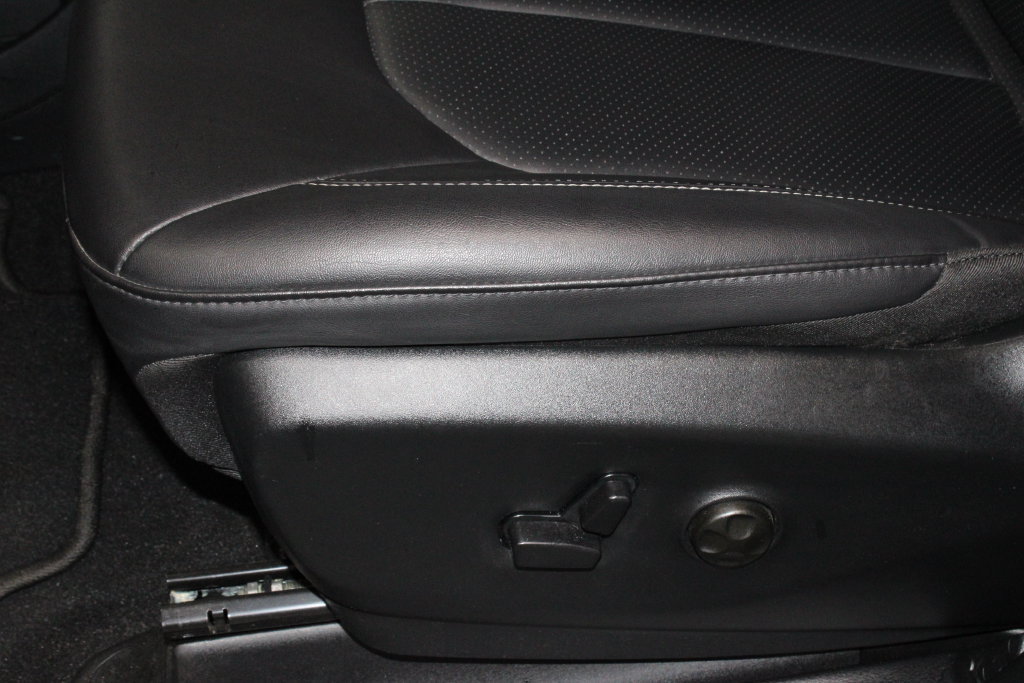 Used 2025 Chrysler Pacifica Select FWD image 26