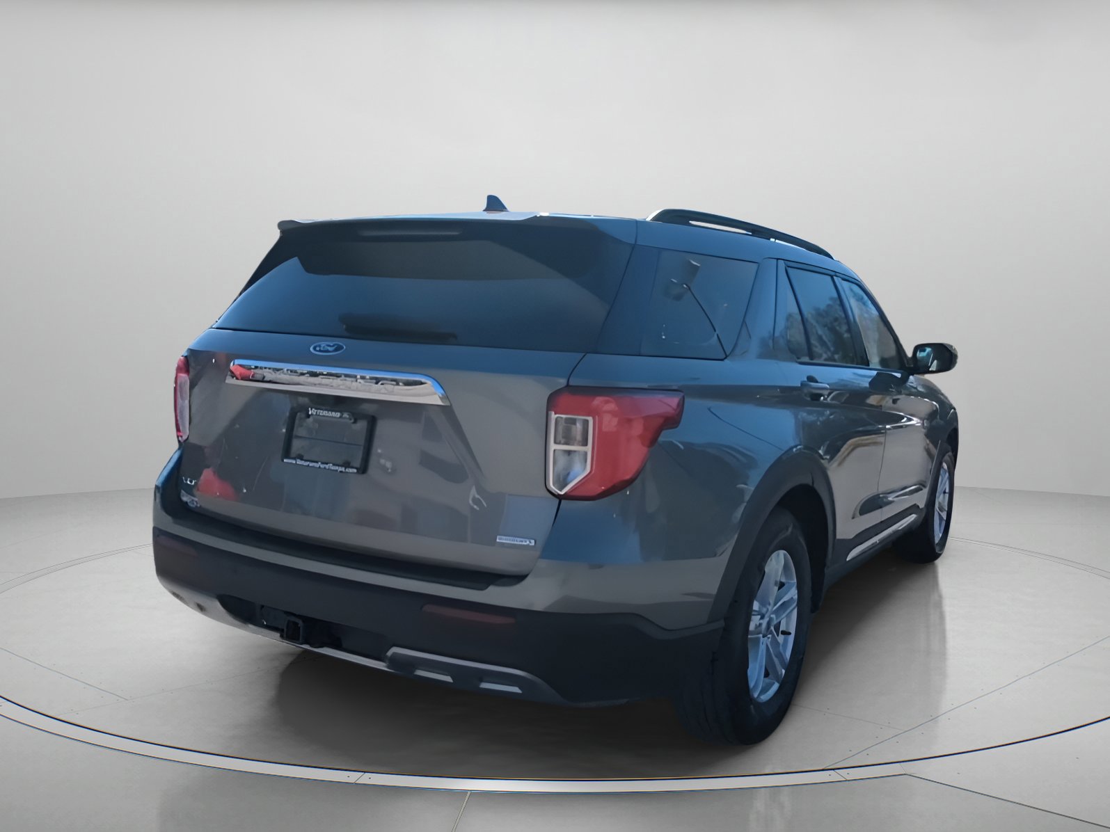 Certified 2020 Ford Explorer XLT w/ Equipment Group 202A image 21