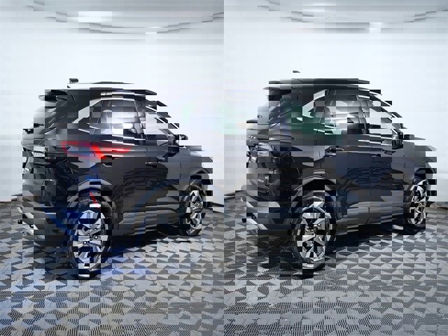 Certified 2025 Ford Escape Platinum w/ Premium Technology Package image 4