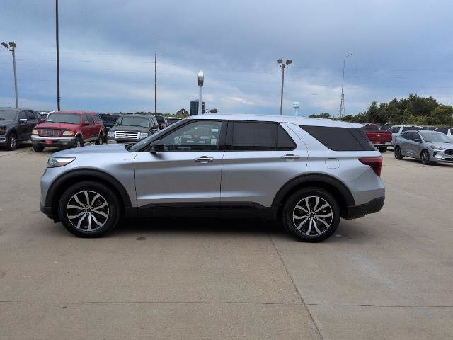 Certified 2022 Ford Explorer ST-Line w/ Class IV Trailer Tow Package AWD/4WD image 5
