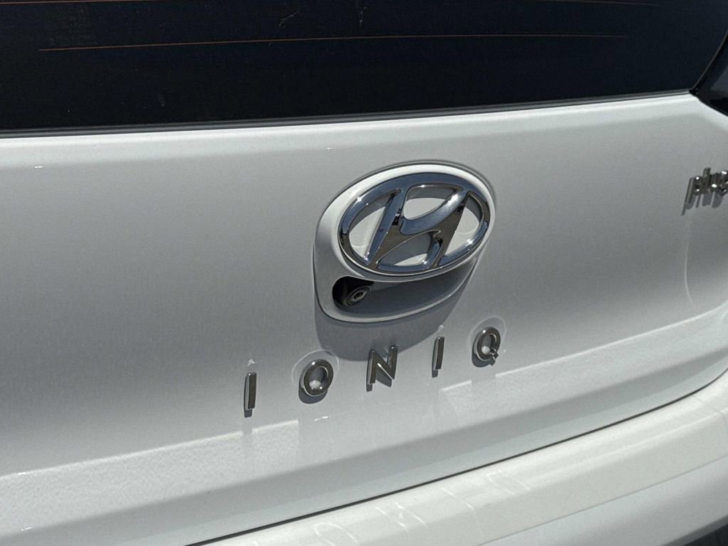 Used 2021 Hyundai Ioniq Limited FWD image 27