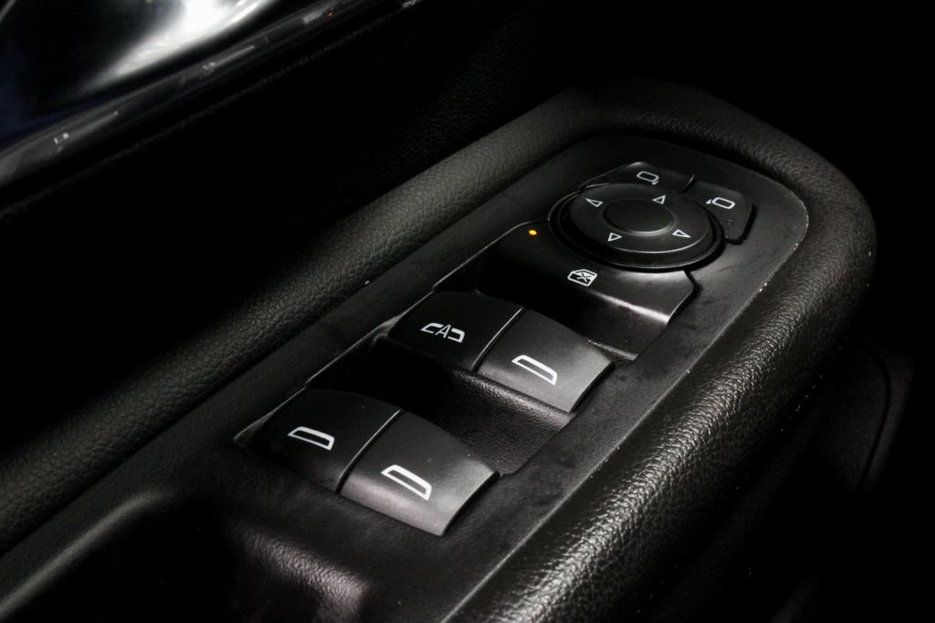 Used 2023 GMC Terrain SLE FWD image 25