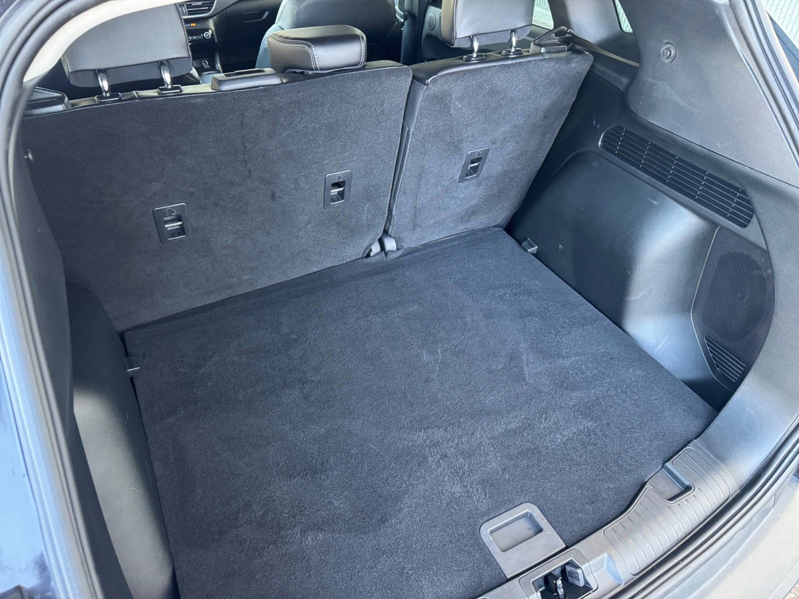 Certified 2025 Ford Escape Platinum w/ Premium Technology Package image 17