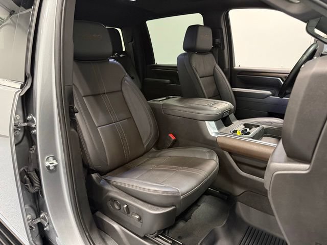 Used 2025 Chevrolet Silverado 2500 High Country w/ High Country Premium Package AWD/4WD image 39