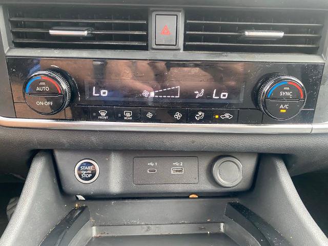 Used 2023 Nissan Rogue SV AWD/4WD image 22