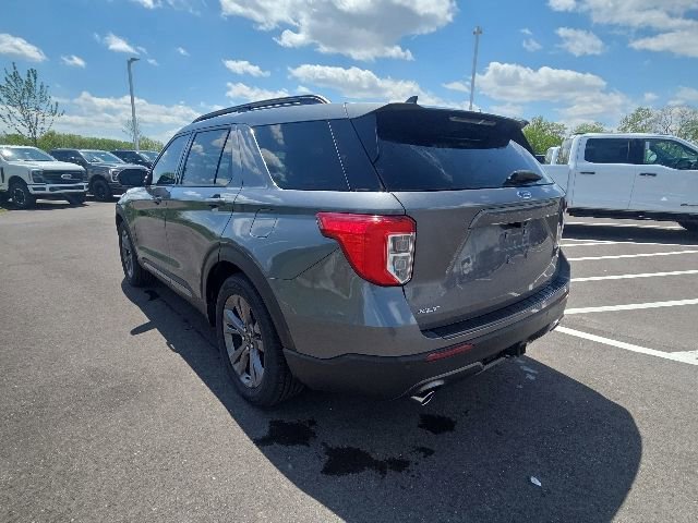 Certified 2022 Ford Explorer XLT w/ Equipment Group 202A RWD image 15