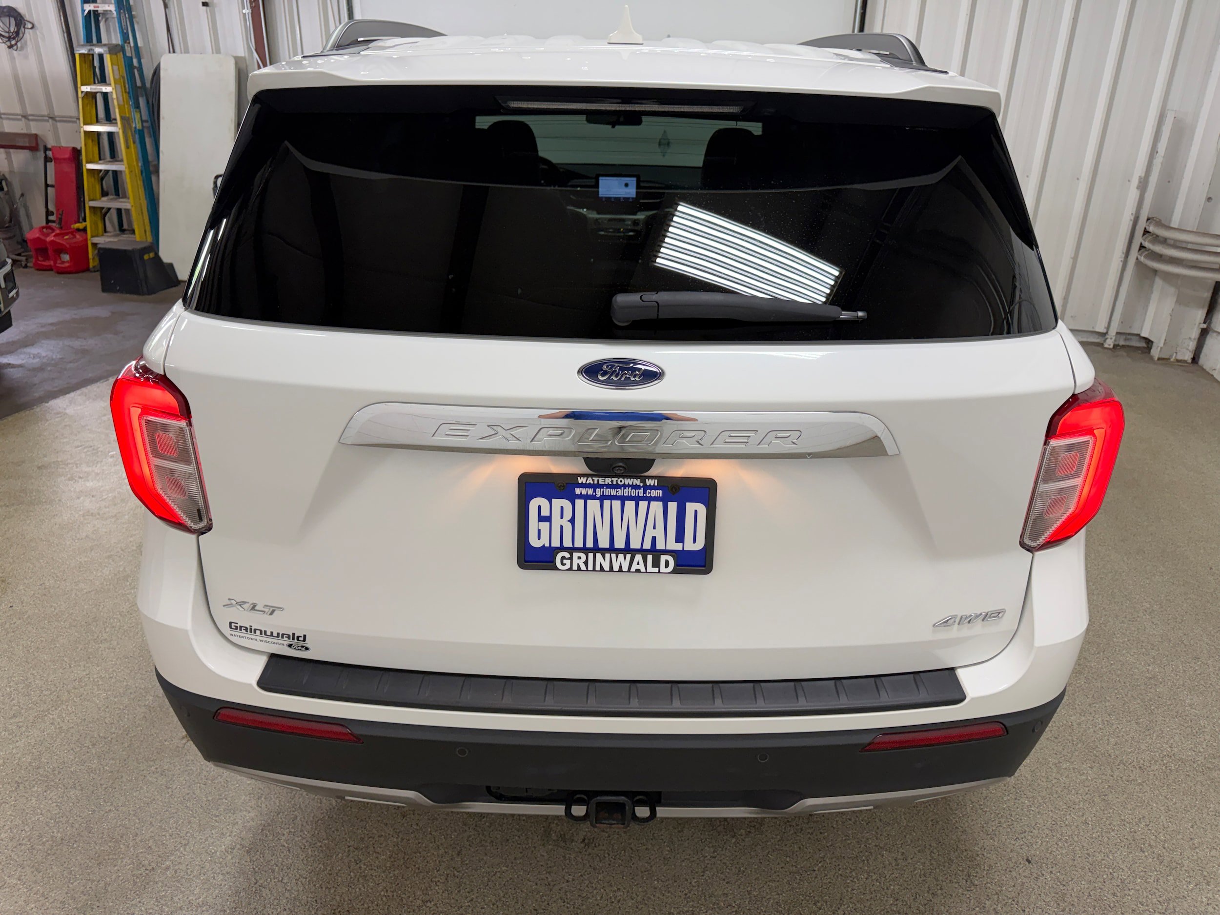 Certified 2023 Ford Explorer XLT w/ Equipment Group 202A AWD/4WD image 31