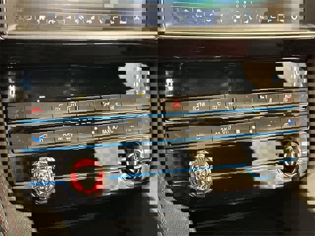 Used 2020 Jaguar F-PACE R-Sport image 17