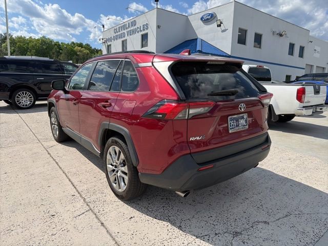 Used 2020 Toyota RAV4 XLE Premium FWD image 7