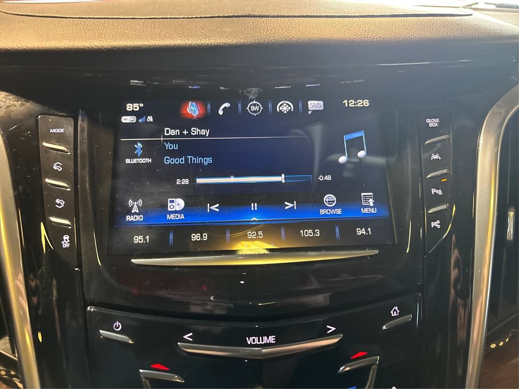 Used 2019 Cadillac Escalade Luxury w/ Escalade Sport Edition AWD/4WD image 24