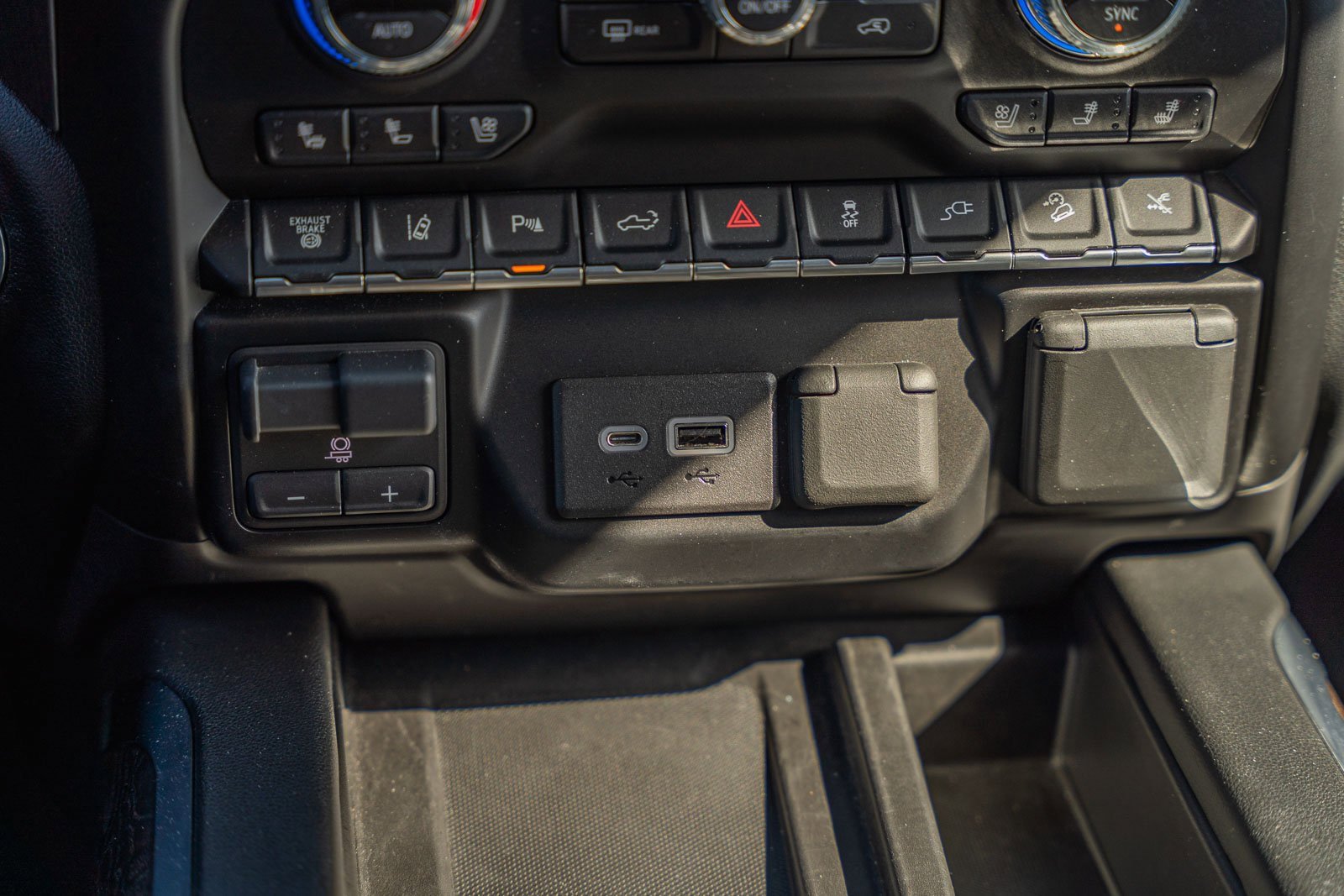 Used 2022 GMC Sierra 2500 Denali w/ Denali Ultimate Package image 39