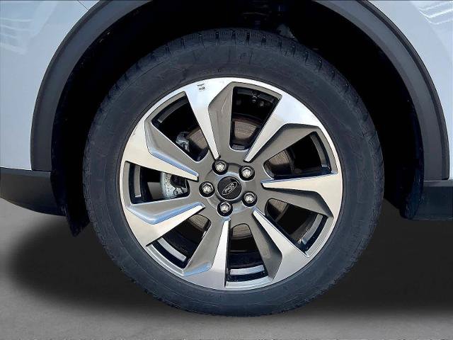 Certified 2025 Ford Escape Platinum AWD/4WD image 35