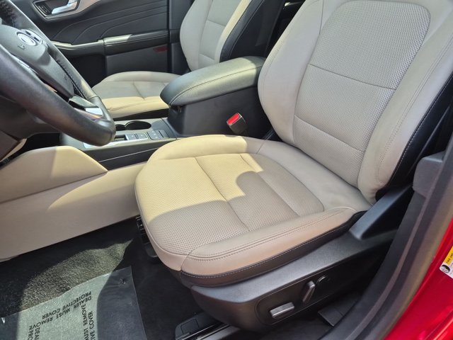 Certified 2021 Ford Escape Titanium FWD image 17