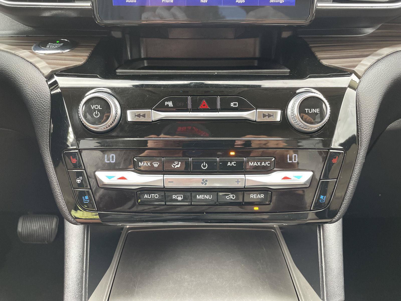 Certified 2021 Ford Explorer Limited AWD/4WD image 28