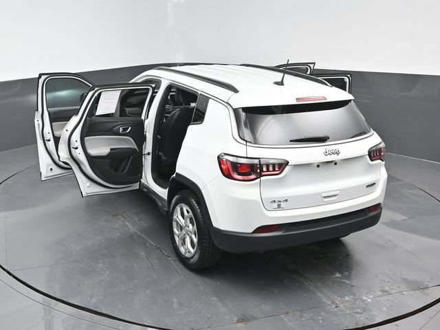 Used 2024 Jeep Compass Latitude AWD/4WD image 22