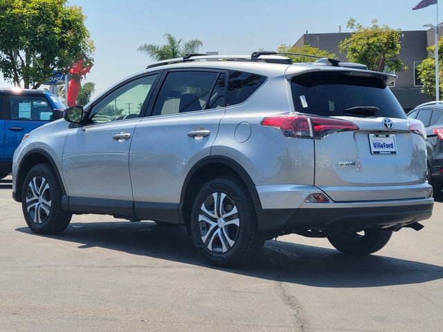 Used 2018 Toyota RAV4 LE w/ All Weather Liner Package FWD image 2