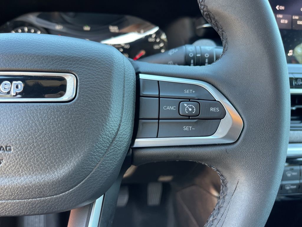 Used 2024 Jeep Compass Latitude image 18