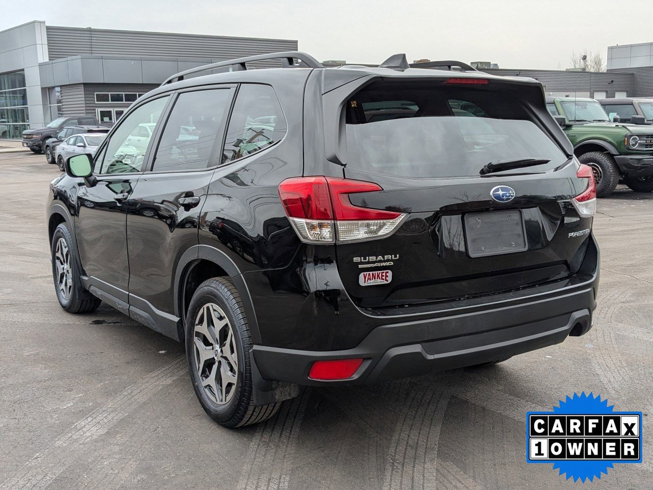 Used 2023 Subaru Forester Premium image 3