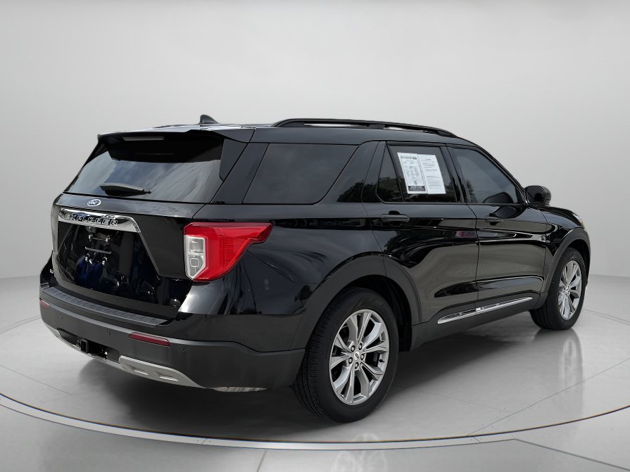 Certified 2023 Ford Explorer XLT w/ Equipment Group 202A RWD image 3