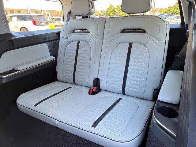 Used 2023 Rivian R1S Adventure Quad AWD/4WD image 17
