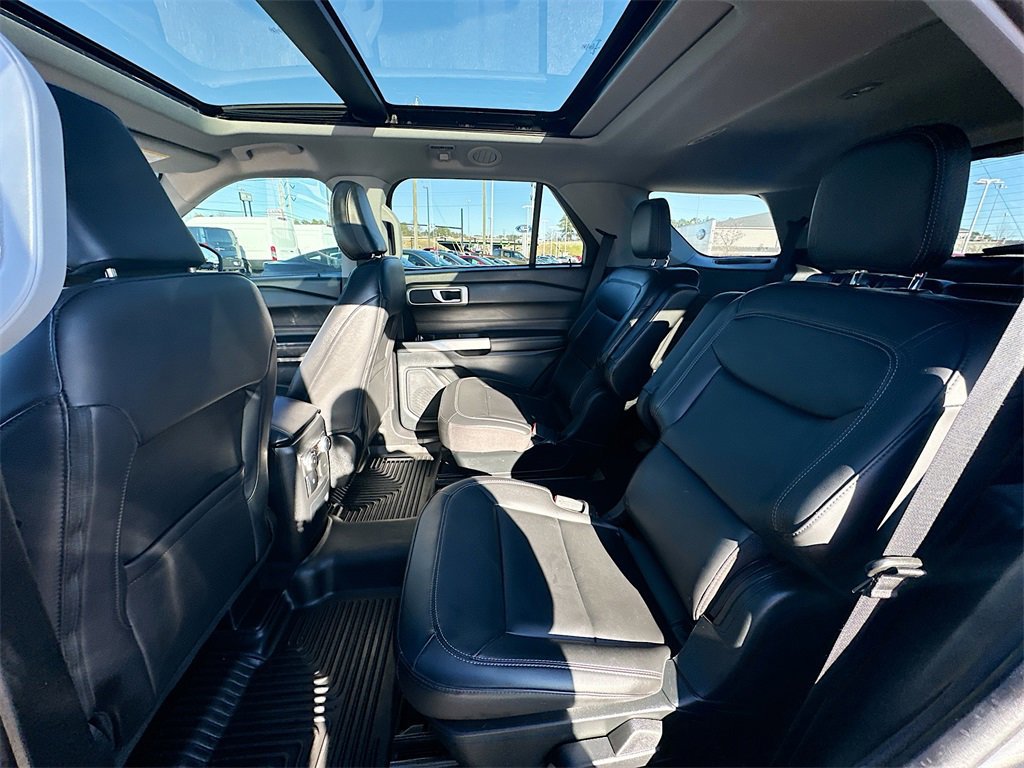 Certified 2023 Ford Explorer XLT w/ Equipment Group 202A image 17