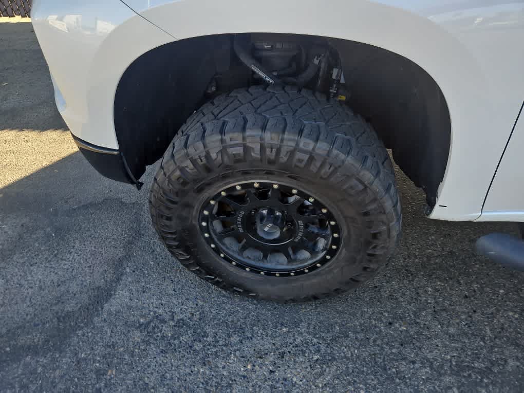 Used 2024 Chevrolet Silverado 1500 LT Trail Boss w/ LT Trail Boss Premium Package AWD/4WD image 3