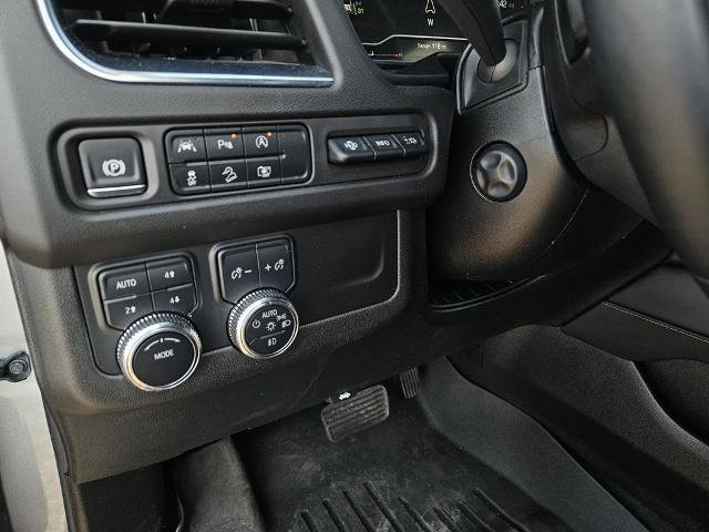 Used 2024 GMC Yukon XL AT4 w/ Technology Package AWD/4WD image 18