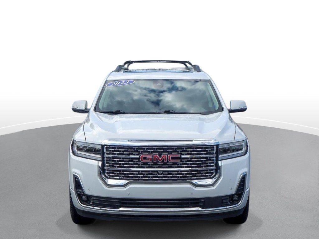 Used 2023 GMC Acadia Denali w/ Denali Technology Package FWD image 2