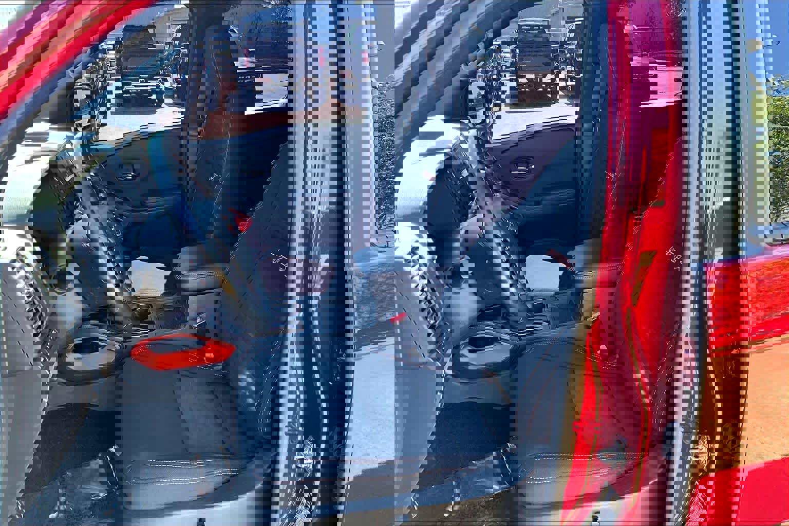 Used 2022 Nissan Frontier Pro-X image 11