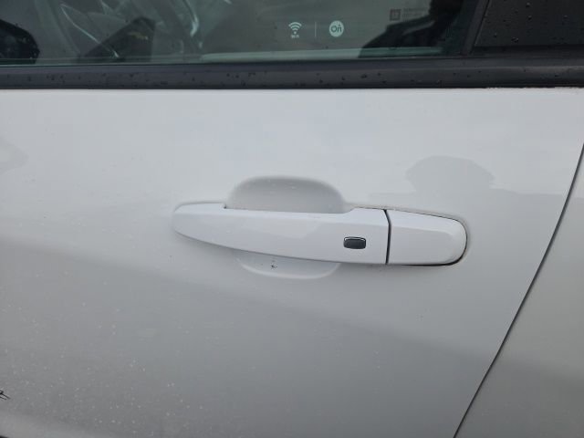 Used 2022 Chevrolet Equinox LS w/ LPO, Floor Liner Package image 17