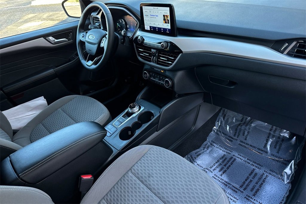 Certified 2021 Ford Escape SE w/ SE Sport Appearance Package image 16