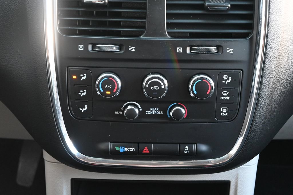 Used 2018 Dodge Grand Caravan SE w/ UConnect Hands-Free Group FWD image 27