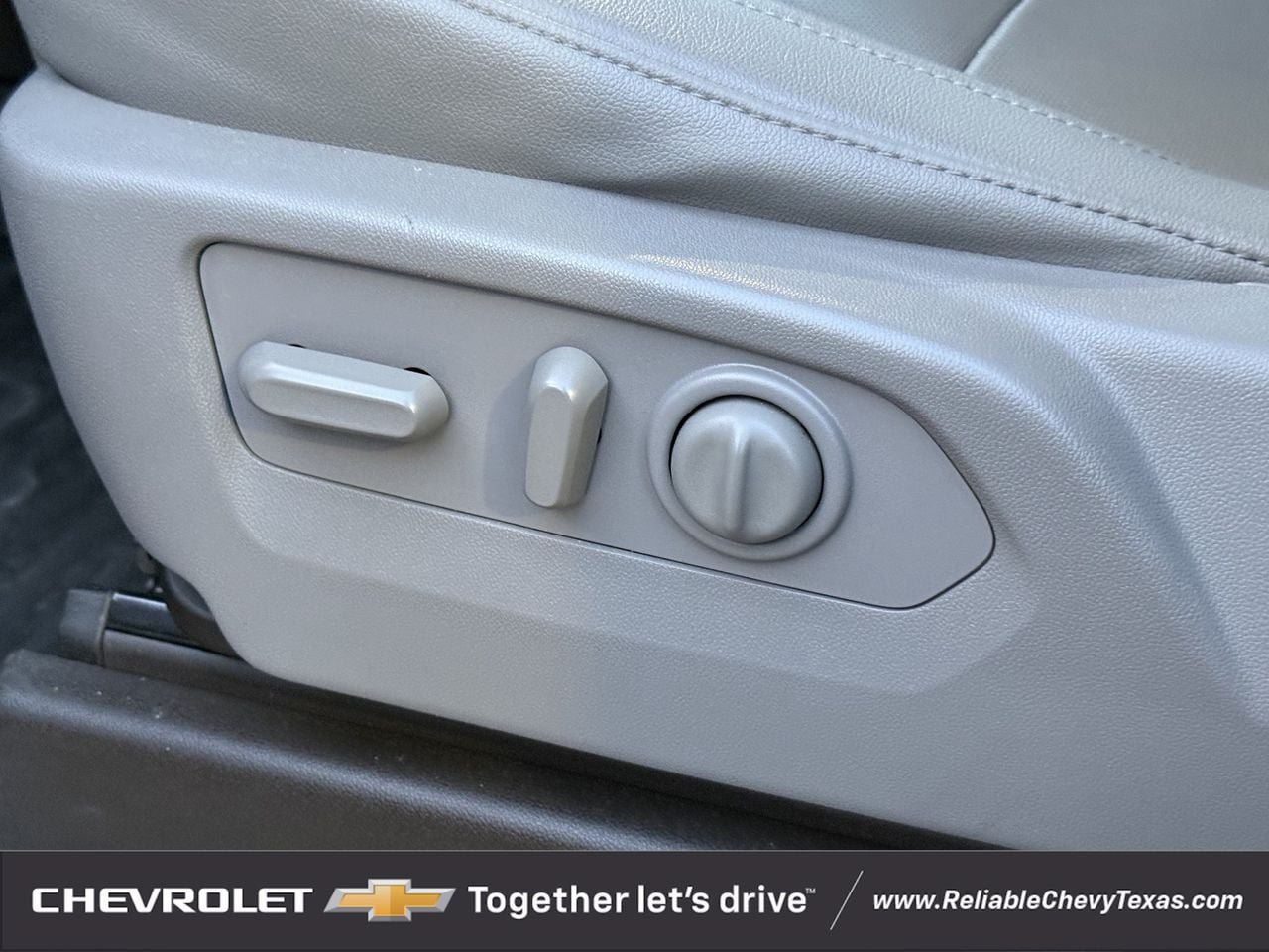 Used 2022 GMC Sierra 1500 SLT AWD/4WD image 32