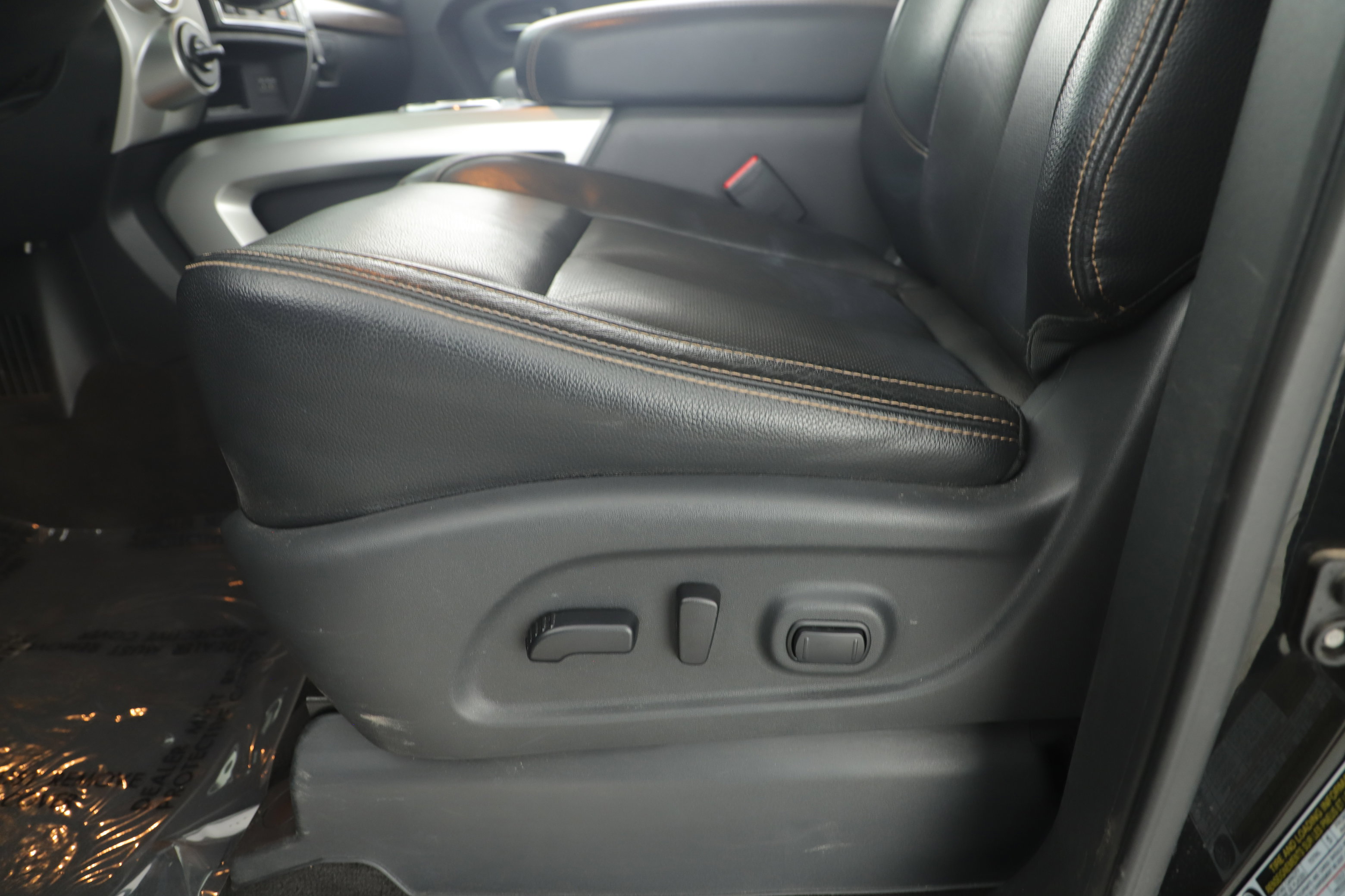 Used 2019 Nissan Titan SL image 10