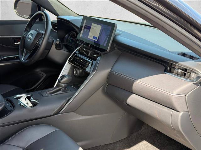 Used 2023 Toyota Venza XLE AWD/4WD image 23