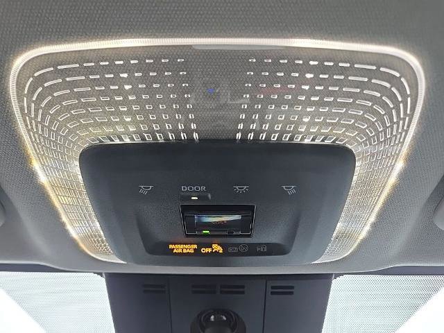 Used 2024 Toyota Prius LE image 32