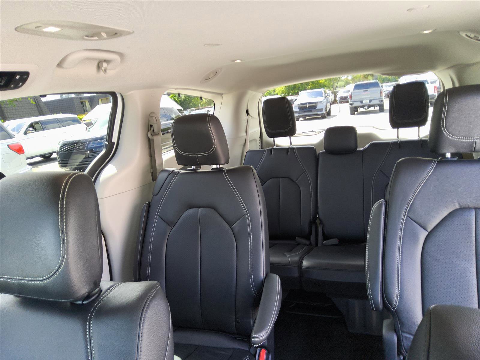 Used 2022 Chrysler Pacifica Touring-L AWD/4WD image 18