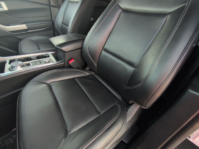 Certified 2023 Ford Explorer XLT w/ Equipment Group 202A AWD/4WD image 12