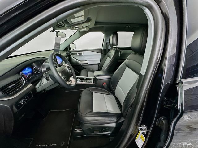 Certified 2023 Ford Explorer XLT w/ Equipment Group 202A image 29