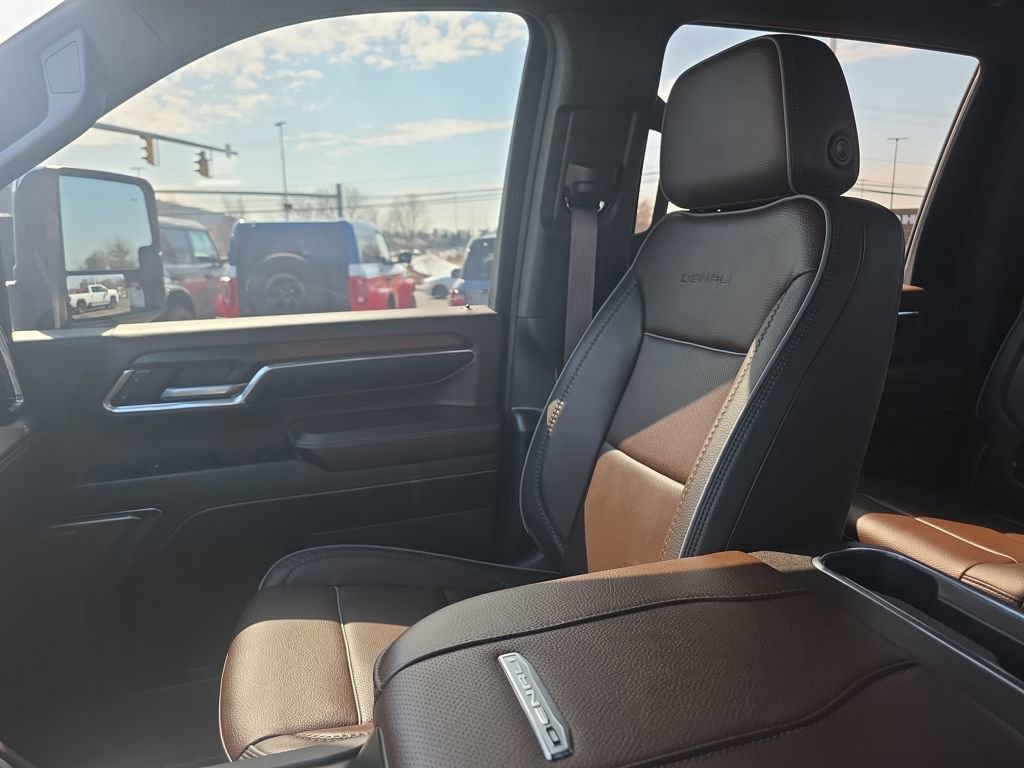 Used 2024 GMC Sierra 2500 Denali w/ Denali Reserve Package image 44